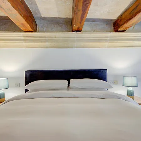 Апартаменты Unique Seafront Loft Overlooking Valletta's Views By 360 Estates