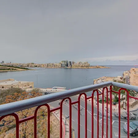 Unique Seafront Loft Overlooking Valletta's Views By 360 Estates アパート バレッタ