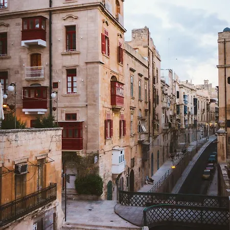 Unique Seafront Loft Overlooking Valletta's Views By 360 Estates Апартаменты