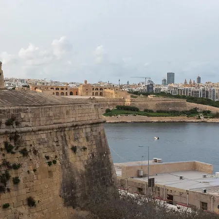アパート Unique Seafront Loft Overlooking Valletta's Views By 360 Estates バレッタ